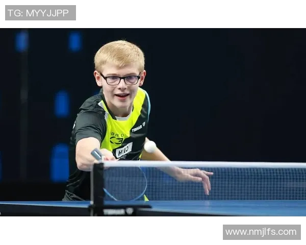 四冠王球星的传奇之路：从崭露头角到世界足球巅峰