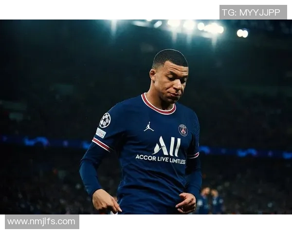 聚焦足球星季讲述绿茵赛场风云变幻与球星荣耀传奇