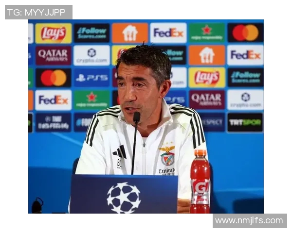 足球教练与球星携手出演精彩训练与比赛瞬间的幕后故事合集